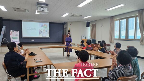 대덕구노인종합복지관 제2분관 북부노인복지관이 14일 대덕구청이 주최하는 치매 예방 프로그램 ‘원더풀 두뇌건강’ 프로그램을 운영했다. /대덕구노인종합복지관