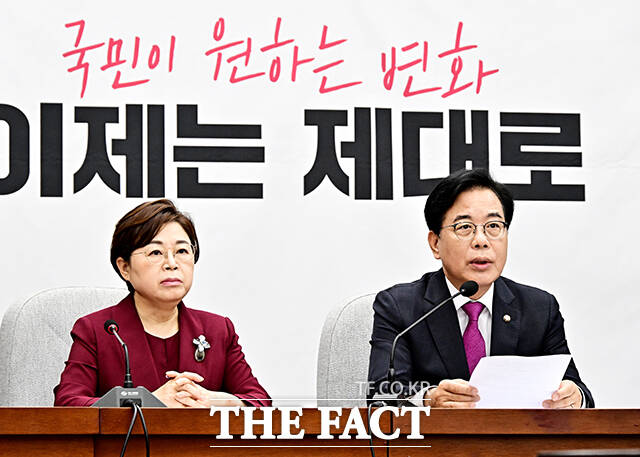 송언석 국민의힘 비상대책위원장은 14일 이재명 정부 초대 장관 후보자들을 검증할 국회 인사청문회를 앞두고 이재명 정부 1기 내각 인선은 총체적 부실, 엄밀 따지면 전원 실격이라고 강하게 비판했다. /배정한 기자