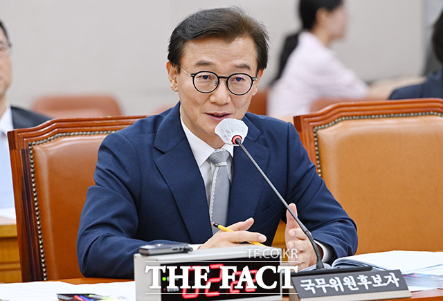 전재수 해양수산부 장관 후보자가 14일 오후 서울 여의도 국회 농림축산식품해양수산위원회에서 열린 인사청문회에서 의원 질의에 답하고 있다. /남용희 기자