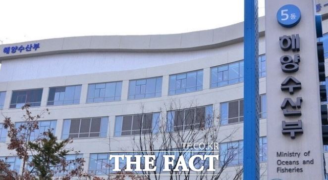 전재수 해수부 장관 후보자는 북극항로를 통해 수도권 일극 체제를 극복하고 행정·산업·사법·금융 기능을 집적화해 새로운 성장엔진을 장착하겠다라며 첫 단추로 해수부 부산 이전을 차질 없이 완수하겠다라고 말했다. /더팩트 DB