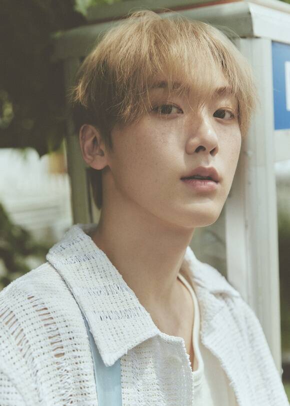 윤산하는 새 앨범에 대해 윤산하의 앨범이지만, 저를 여기까지 이끌어준 문빈 형도 녹아 있는 앨범이라고 말했다. /판타지오