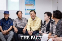  무더위 쉼터 찾은 이재준 수원시장 