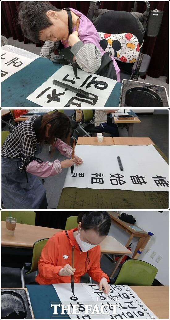 대전여성장애인연대는 회원으로 소속돼 활동하고 있는 여성장애인 회원 3명이 2025년도 제33회 대전광역시 서예전람회에 입상했다. 위 박진희 작가, 가운데 김순자 작가, 아래 조원교 작가 /대전여성장애인연대