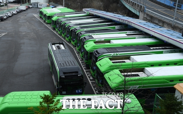 교육부가 15일 전국 어린이집 통학버스를 대상으로 실시한 상반기 합동 점검 결과를 발표했다. 사진은 기사 내용과 무관./더팩트 DB