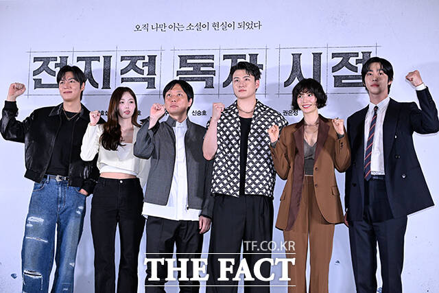 배우 이민호와 채수빈, 김병우 감독, 배우 신승호, 나나, 안효섭(왼쪽부터)이 호흡을 맞춘 전지적 독자 시점은 오는 23일 개봉한다. /서예원 기자