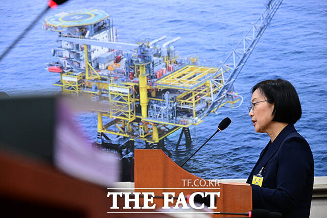 모두발언하는 한성숙 후보자의 모습.