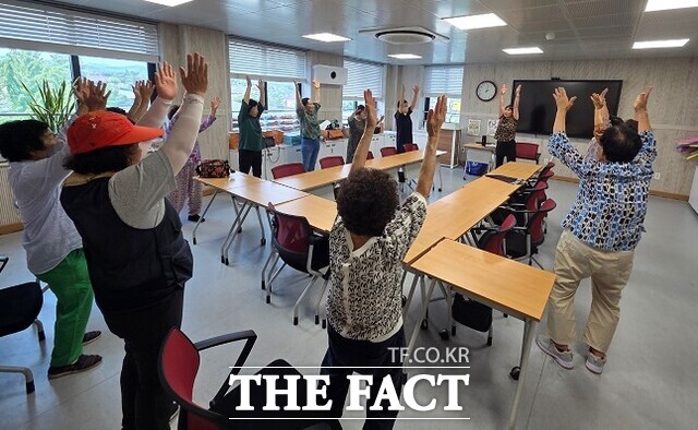 나주시가 치매예방·인지강화 프로그램을 운영하고 있다./나주시