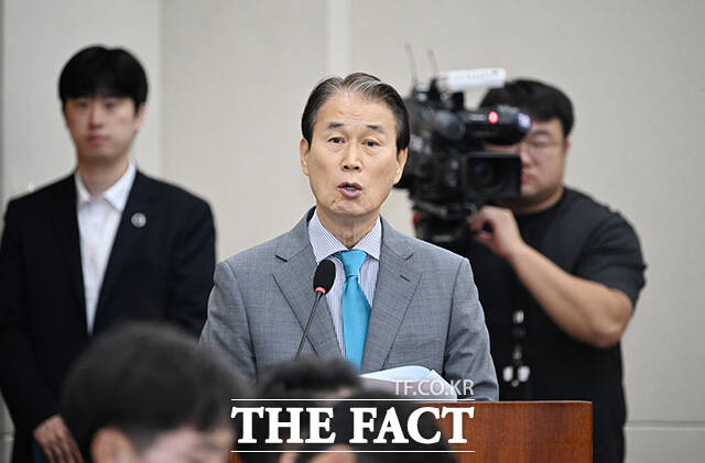 권오을 국가보훈부 장관 후보자는 지난해 김형석 독립기념관장 임명으로 파행을 겪은 광복절 행사에 대해 아직 (김 관장을) 만난 적이 없고 소통을 한 적이 없지만 지난해 같은 그런 일이 반복되지는 않을 것이라고 본다고 15dlf 밝혔다. /박헌우 기자