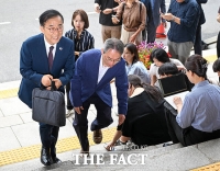  웃으며 출근하는 김윤덕 국토부 장관 후보자 [포토]