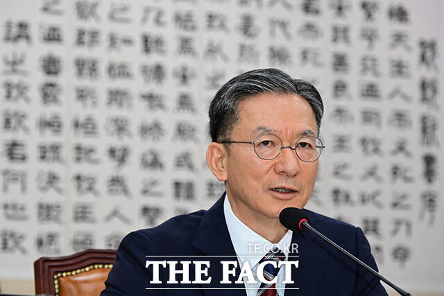 정성호 법무부 장관 후보자가 16일 오전 서울 여의도 국회 법제사법위원회에서 열린 인사청문회에 출석해 의원 질의에 답변하고 있다. /국회=남윤호 기자