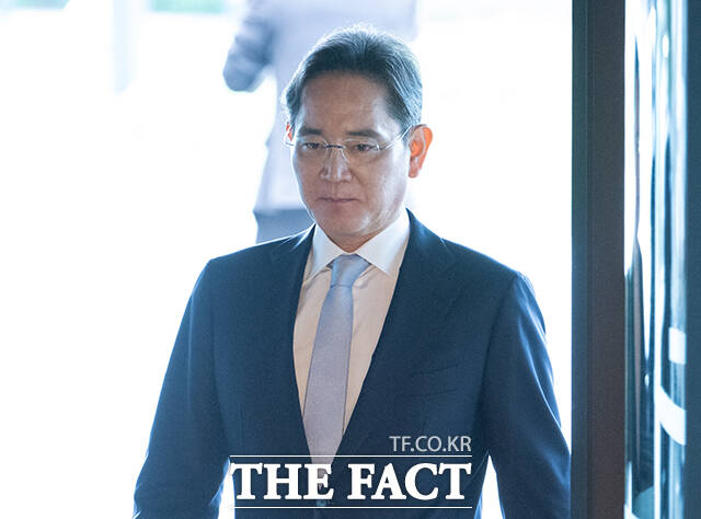 이재용 삼성전자 회장이 30일 오후 서울 중구 서울신라호텔에서 열린 2025 삼성호암상 시상식에 참석하고 있다. /박헌우 기자