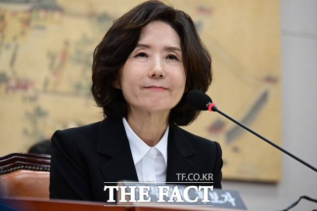 이진숙 사회부총리 겸 교육부 장관 후보자의 인사청문회가 열린 16일 교사와 학부모, 교수 등 교육계 관계자 1000명이 이 후보 자진 사퇴를 촉구했다. 사진은 이 후보자가 이날 서울 여의도 국회 교육위원회에서 열린 인사청문회에 출석해 의원 질의를 듣는 모습. /사진=더팩트 남윤호 기자