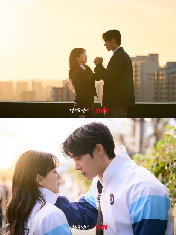 tvN 월화드라마 견우와 선녀가 추영우의 1인 2역, 보다 안정적인 조이현의 연기력, 그리고 두 사람의 로맨스 등에 힘입어 자체 최고 시청률을 기록했다. /tvN