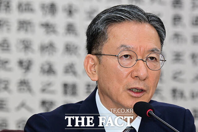 정성호 법무부 장관 후보자가 16일 오전 서울 여의도 국회 법제사법위원회에서 열린 인사청문회에 출석해 의원 질의에 답변하고 있다. /남윤호 기자