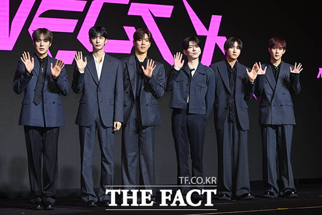 그룹 몬스타엑스(MONSTA X)의 민혁과 형원, 셔누, 기현, 아이엠, 주헌(왼쪽부터)이 16일 오후 서울 영등포구 콘래드 서울에서 열린 데뷔 10주년 공연 2025 몬스타엑스 커넥트 엑스 개최 기념 기자간담회에 참석해 포즈를 취하고 있다. /서예원 기자