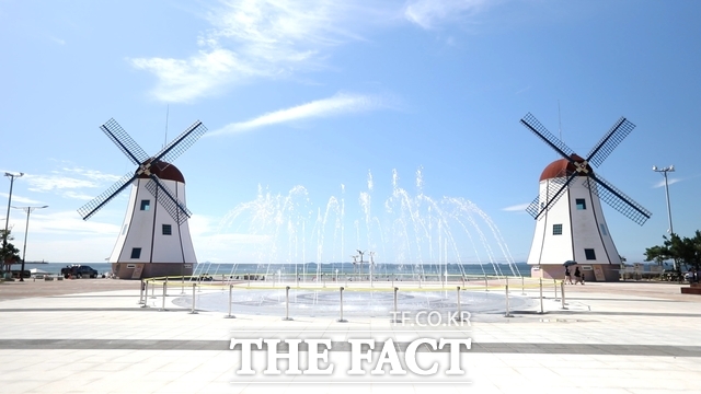 서천군 춘장대해수욕장 음악분수 모습. /서천군