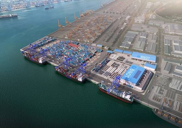 대우건설이 대표 시공 출자자로 참여한 컨소시엄이 부산항 신항 남컨 서측부두 대상지 공모형 민간투자사업의 우선협의대상자로 선정됐다. /대우건설