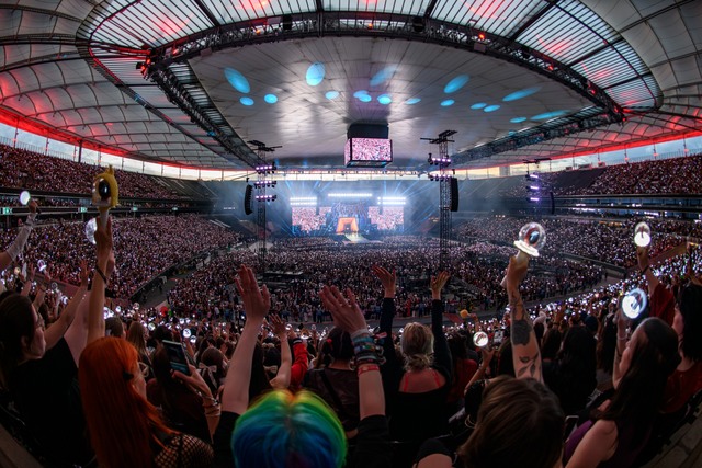 스트레이 키즈는 스테이(팬덤명)와 함께 만들어 나가는 공연이라 정말 완벽했고 덕분에 수없이 많은 감동을 받았다. 오늘도 행복한 추억을 만들어 주셔서 감사하다고 말했다. /JYP