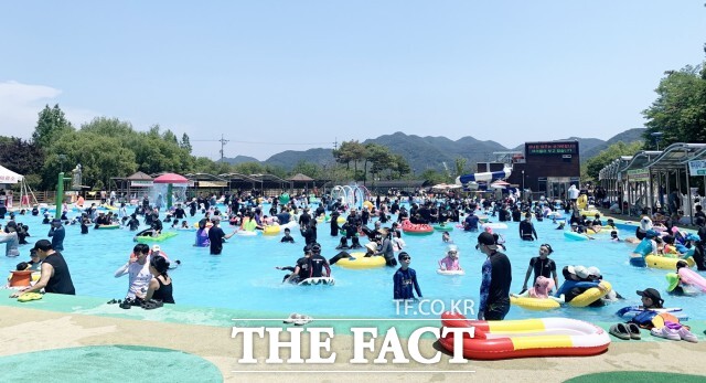 칠보물테마유원지는 가족 단위 방문객이 즐겨 찾는 여름철 인기 물놀이 명소로, 올해는 새로 도입한 바디슬라이드에 대한 기대감이 높아지고 있다. /정읍시
