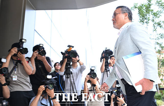 서울중앙지법 이정재 영장전담 부장판사는 17일 오전 10시30분부터 자본시장과 금융투자업에 관한 법률 위반 등 혐의를 받는 이 회장의 영장실질심사를 진행했다. /이새롬 기자