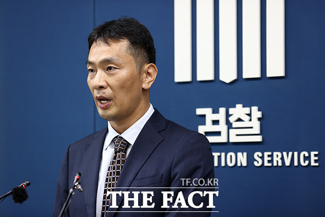 2020년 9월1일 오후 서울 서초구 서울고등검찰청에서 이복현 부장검사가 삼성그룹 불법 합병 및 회계부정사건에 관한 수사결과를 발표하고 있다./더팩트 DB