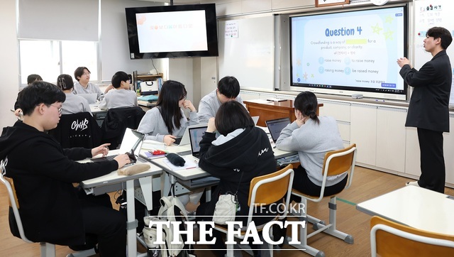 군위군은 교육을 지역 회생의 핵심 전략으로 삼아 전국 최초 국제 바칼로레아(IB) 교육 중심의 클러스터 조성에 나섰다. 국제 수준의 교육 환경과 촘촘한 보육 시스템을 동시에 갖춘 ‘교육·보육 명품도시’ 조성에 박차를 가하고 있다. /군위군