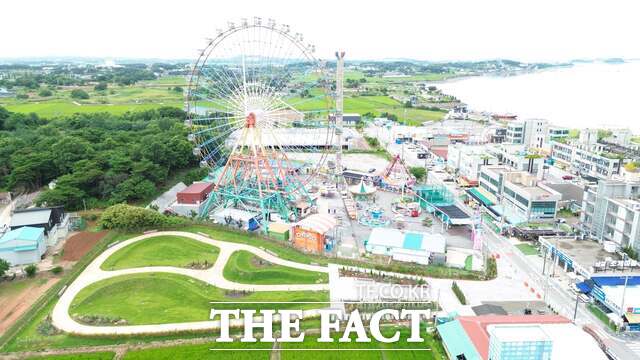 당진 삽교호관광지 실외 정원 전경. /당진시