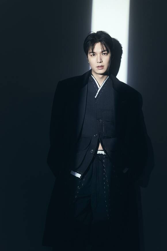 이민호는 30대에 접어든 순간부터 다작하겠다고 마음먹었다. 지금 제가 느끼는 정서들을 많이 남겨서 지금을 기억하고 싶다고 말했다. /MYM엔터테인먼트