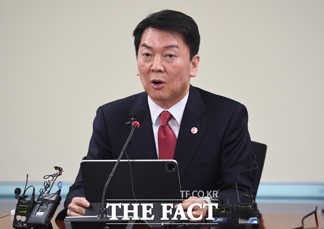 안철수 국민의힘 의원이 18일 SNS에 글을 올려 전한길 씨에 대한 탈당 권유 절차에 착수해야 한다라고 당 지도부에 촉구했다. /이새롬 기자