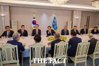  李 대통령, 정의선·구광모 회장과 만찬…대미 투자 의견 나눠
