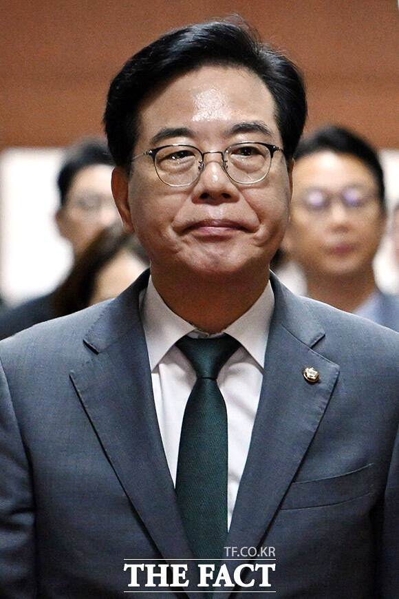 고 채수근 상병의 순직 2주기인 19일 송언석 국민의힘 비상대책위원장 겸 원내대표는 사고 경위를 둘러싼 철저한 진상규명과 책임자 처벌을 촉구했다. /남용희 기자