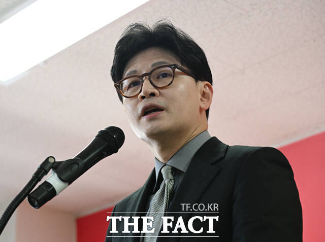 한동훈 전 국민의힘 대표가 20일 새만금개발청장에 임명된 김의겸 전 더불어민주당 의원을 겨냥해 제가 법무부 장관 당시 저를 상대로 청담동 첼리스트 술자리 가짜뉴스를 유포했던 사람이라며 이 정부의 성공을 위한다면 재고하시길 바란다고 밝혔다. /이새롬 기자