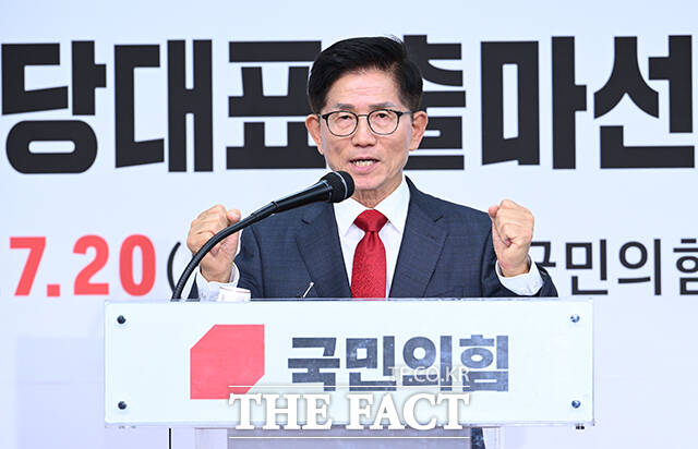 김문수 전 국민의힘 대통령 후보가 20일 오후 서울 여의도 국민의힘 중앙당사에서 당대표 출마선언을 하고 있다. /박헌우 기자