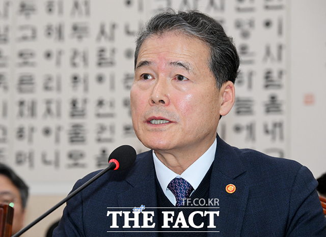 김영호 통일부 장관이 20일 내란특검에 참고인 신분으로 출석했다./배정한 기자