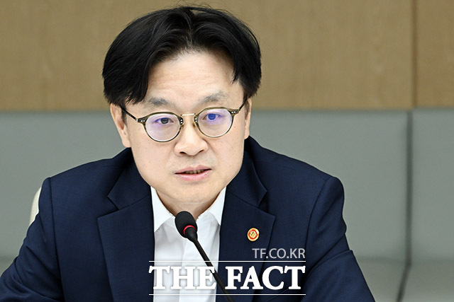 경제단체 및 업계와의 대미 통상 긴급점검회의에서 모두발언 하는 김 장관.