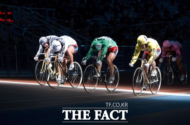 광명스피돔에서 열리는 경륜 경주 장면./국민체육진흥공단