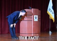  인사하는 정성호 법무부 장관 [포토]
