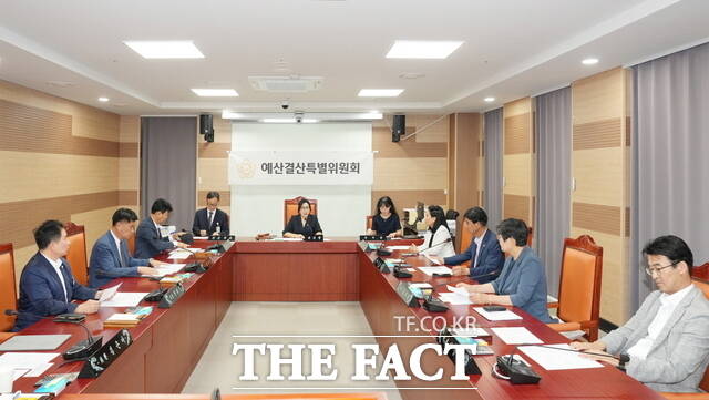 제260회 아산시의회 임시회 제1차 예산결산특별위원회 회의 장면 /아산시의회