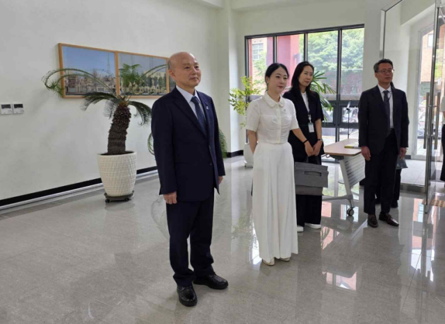 안창호 국가인권위원회(인권위) 위원장은 22일 오후 경기 안성시 북한이탈주민정착지원사무소(하나원)를 방문해 북한이탈주민들이 인권침해나 차별을 받지 않도록 세심한 주의와 관심을 기울여 달라고 밝혔다. /국가인권위원회