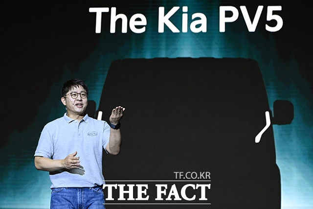 더 기아 PV5 테크 데이가 22일 오전 경기도 광명시 AK플라자 아이벡스 스튜디오에서 열린 가운데 주석하 연구개발본부 상무가 환영사를 하고 있다. /광명=남용희 기자