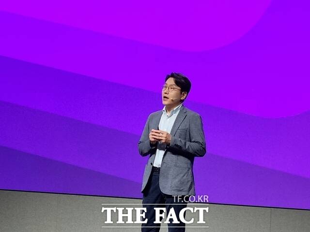 임우형 원장이 LG AI연구원의 향후 계획에 관해 설명하고 있다. /이성락 기자
