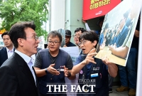  태안화력발전소 노동자 요구사항 경청하는 김민석 총리 [포토]