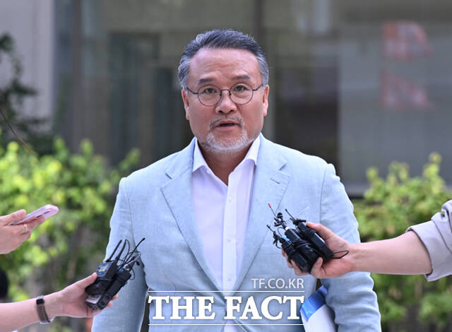 이일준 삼부토건 회장이 지난 10일 오전 피의자 신분으로 서울 종로구 KT광화문빌딩 웨스트에 마련된 민중기 특검 사무실에 출석하고 있다./이새롬 기자