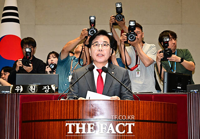 송언석 국민의힘 비상대책위원장 겸 원내대표가 23일 오전 서울 여의도 국회에서 열린 의원총회에 참석해 모두발언을 하고 있다. /국회=배정한 기자