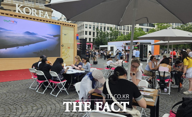 전남도가 K-관광 로드쇼에 참가해 홍보부스를 운영하고 있다. /전남도