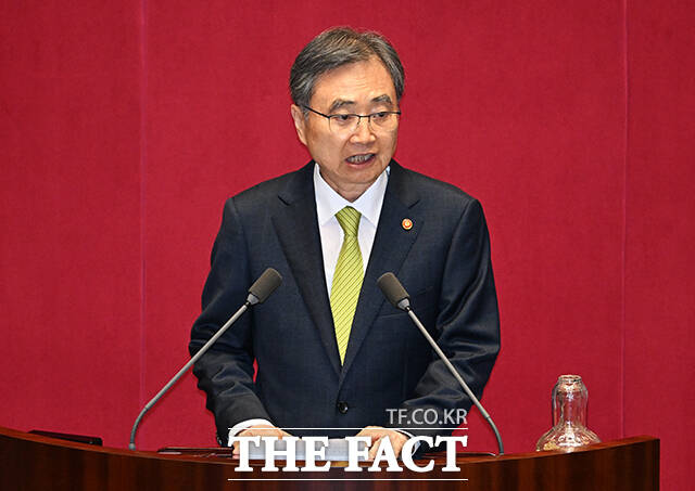 인사말 하는 조현 외교부 장관.
