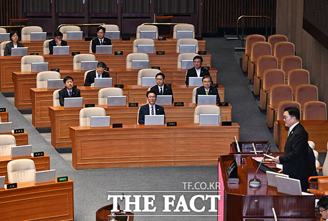 본회의 참석한 이재명 정부 신임 장관들.