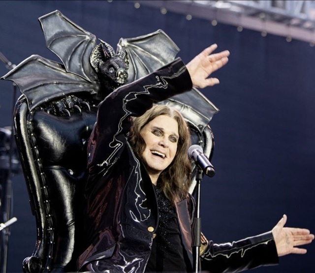 헤비메탈의 대부이자 어둠의 왕자로 잘 알려진 오지 오스본이 향년 76세로 세상을 떠났다./오지 오스본 인스타그램