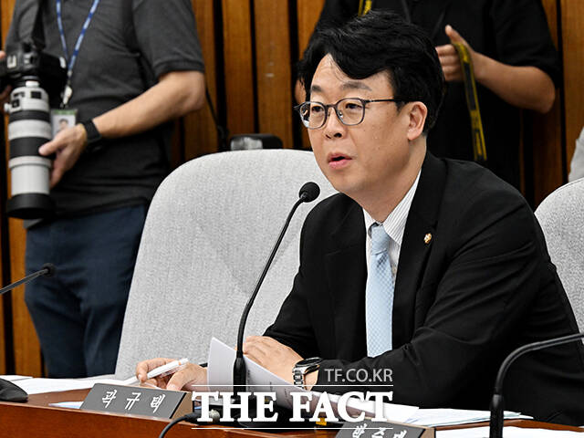 국민의힘이 23일 의원총회를 열어 윤희숙 혁신위원장이 제시한 혁신안을 논의하기로 했지만 시작도 하지 못한 채 불발됐다. /배정한 기자