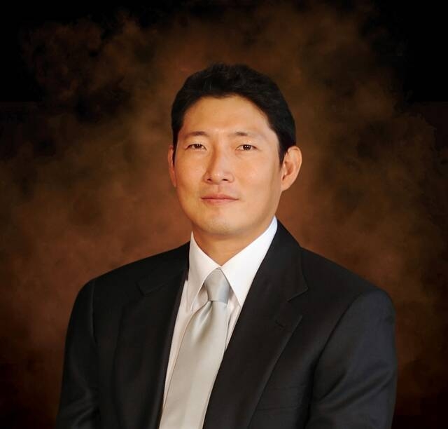 효성그룹이 23일 집중호우 피해 복구를 위한 지원 성금 3억원을 대한적십자사에 기탁했다. 사진은 조현준 효성그룹 회장. /효성그룹